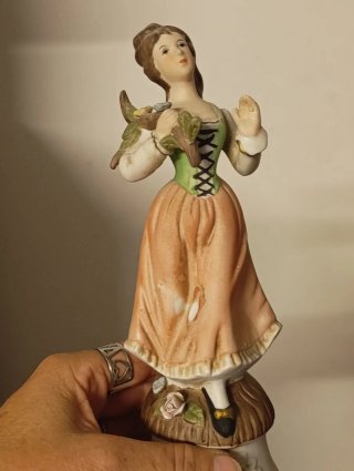 Figurina vintage donna Capodimonte