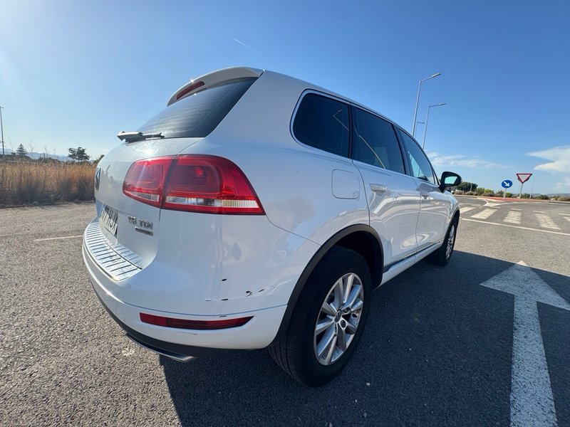 Volkswagen Touareg 2012, foto 3