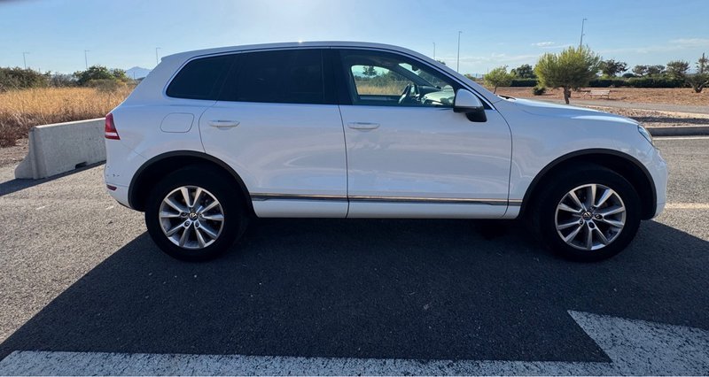 Volkswagen Touareg 2012, foto 2