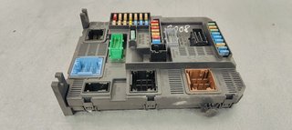 CAJA RELES / FUSIBLES PEUGEOT 2008 (--.2013->) 1.
