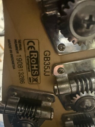 Bajo Eléctrico 5 Cuerdas Cort