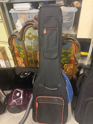 Bajo Eléctrico 5 Cuerdas Cort