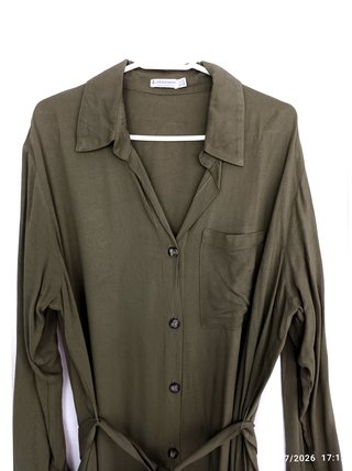 Vestido largo Stradivarius verde militar talla úni