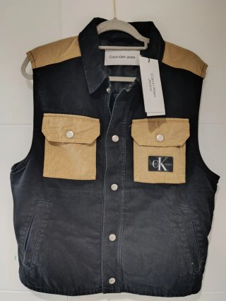 Chaleco vaquero Calvin Klein negro y marrón