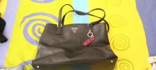 Bolso Guess Negro Piel Sintética