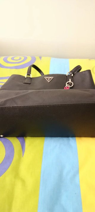 Bolso Guess Negro Piel Sintética