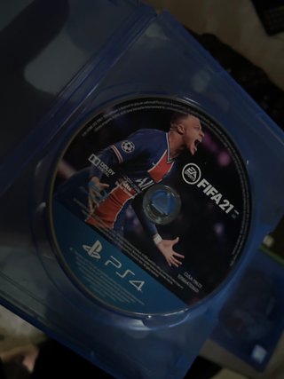 Consola PS4 Negra + 3 Mandos + Juegos