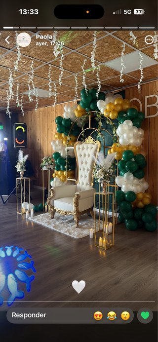 Decoración de evento: Silla y globos