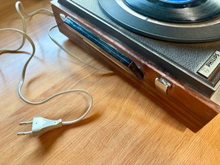 Tocadiscos Philips 447