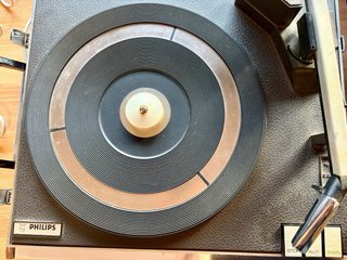 Tocadiscos Philips 447