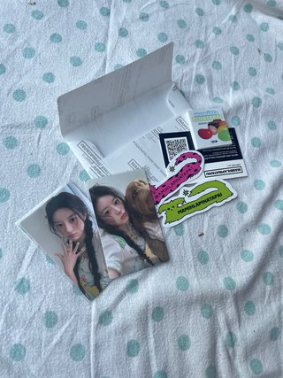 Cd Illit Mamihlapinatapai paw, paw! Minju edition