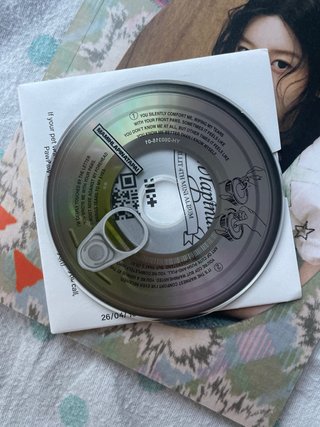 Cd Illit Mamihlapinatapai paw, paw! Minju edition