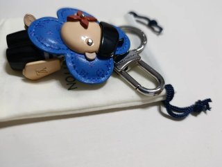Llavero Louis Vuitton muñeca parisina