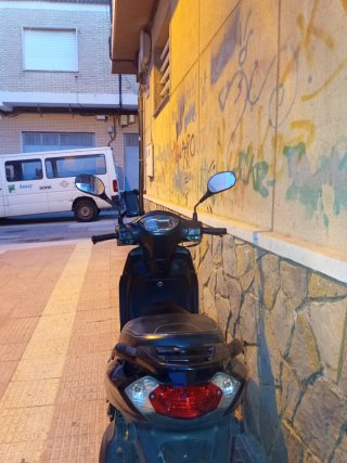 Peugeot 125cc Scooter Negra
