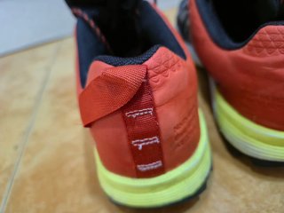Zapatillas Adidas TR8 Kanadia Negras Rojas