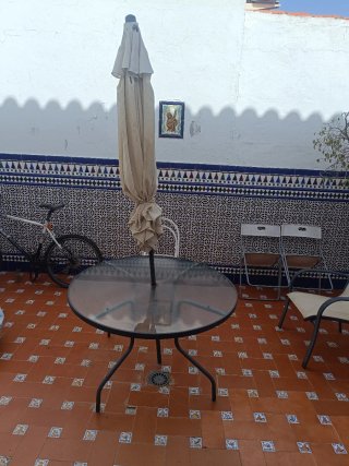 Mesa redonda de jardín cristal y metal