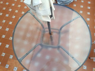 Mesa redonda de jardín cristal y metal