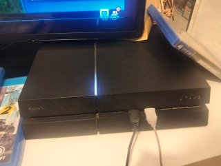 PS4 SIN MANDO TV INCLUIDA.
