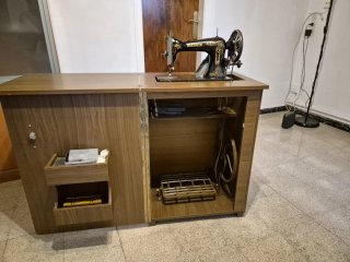 Máquina de coser antigua Wertheim