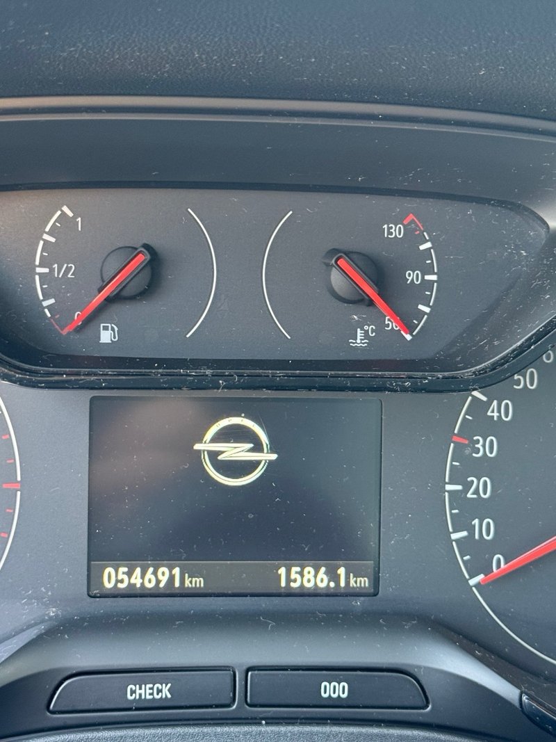 Opel Grandland X 2019, foto 10