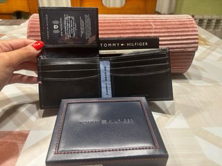 Cartera Tommy Hilfiger Negra RFID