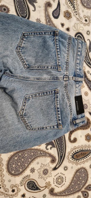 Pantalón vaquero ancho Stradivarius