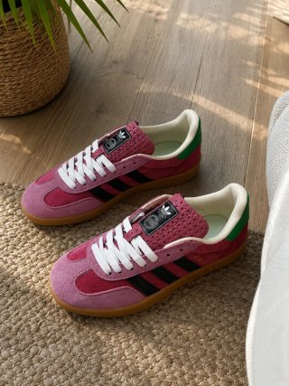 Zapatillas Gucci rosas y verdes