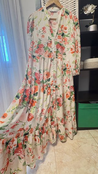 Vestido largo estampado floral Zara