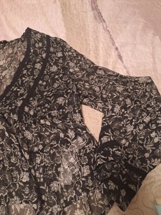 Blusa Stradivarius floral manga larga