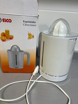 Exprimidor de naranjas manual