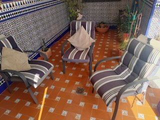 Mesa redonda cristal y 4 sillas jardín