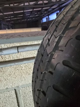 Llantas chapa 15 con cubiertas nuevas Vito.