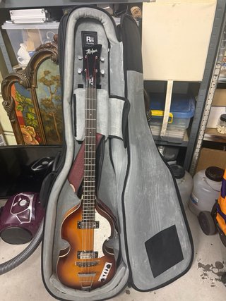 Bajo Hofner 4 cuerdas
