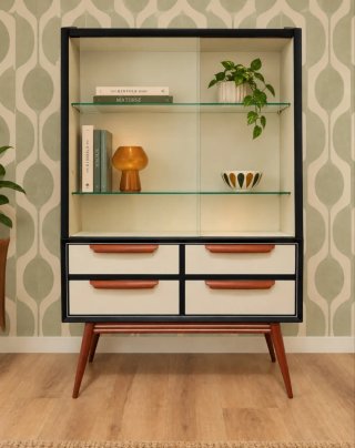 VITRINA MID CENTURY.