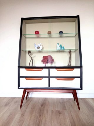 VITRINA MID CENTURY.