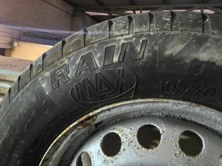 4 Llantas de chapa con cubiertas nuevas Vito 15