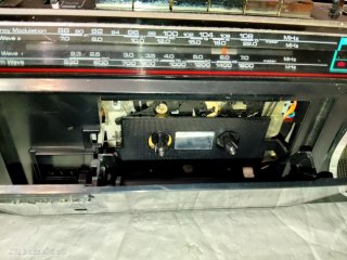 Radio Cassette Sanyo M-7120K.