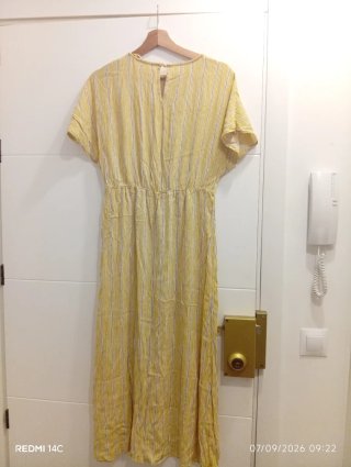 Vestido largo amarillo de verano