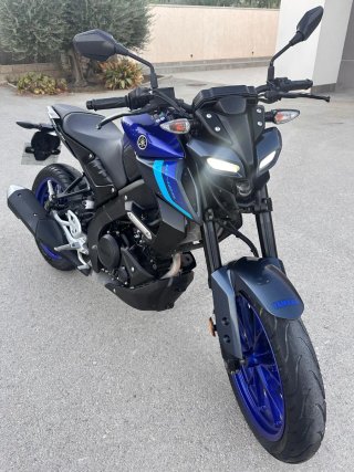 Yamaha MT-125 Azul y Negra