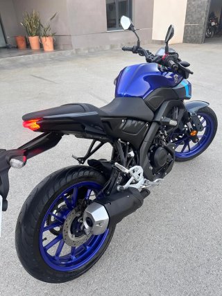 Yamaha MT-125 Azul y Negra