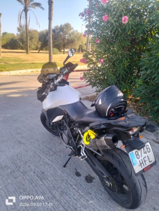 KTM 990 smt Adventure Negra y Blanca