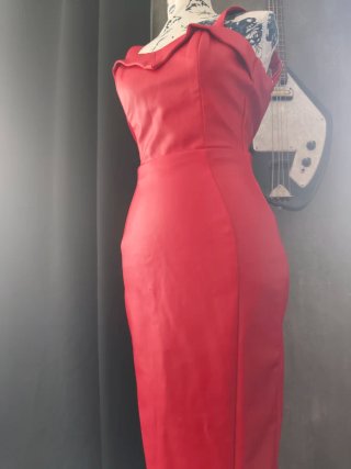 Vestido Deadly Dames Micheline Pitt Rojo