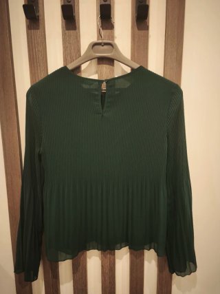 Blusa Stradivarius verde talla m