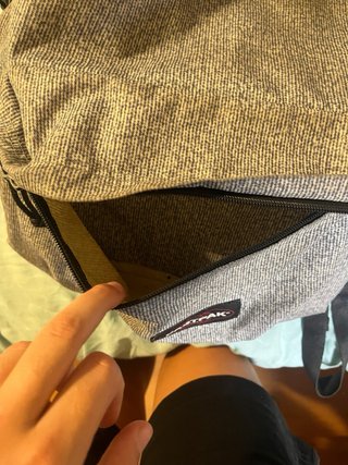 Mochila Eastpak gris