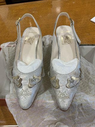 Zapatos de tacón Blanca Carda plateados