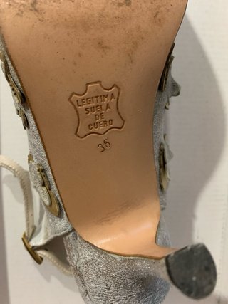 Zapatos de tacón Blanca Carda plateados