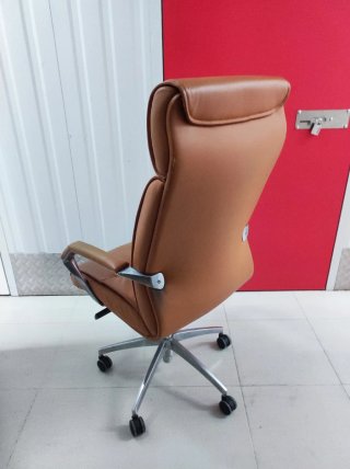 Silla de ruedas de piel para oficina