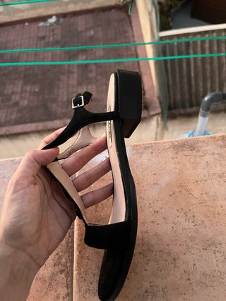 Sandalias Clarks de ante Negras con Joyas