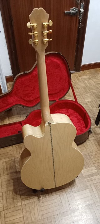 Epiphone EJ-200SCE Jumbo Guitarra Electroacústica