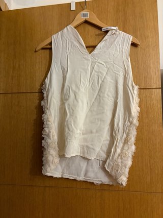 Blusa Mango flores blancas